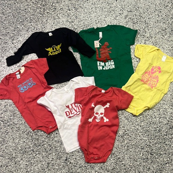WHOLESALE!Mystery Onsie/T Shirt Assortment- 10 pieces - Picture 1 of 7